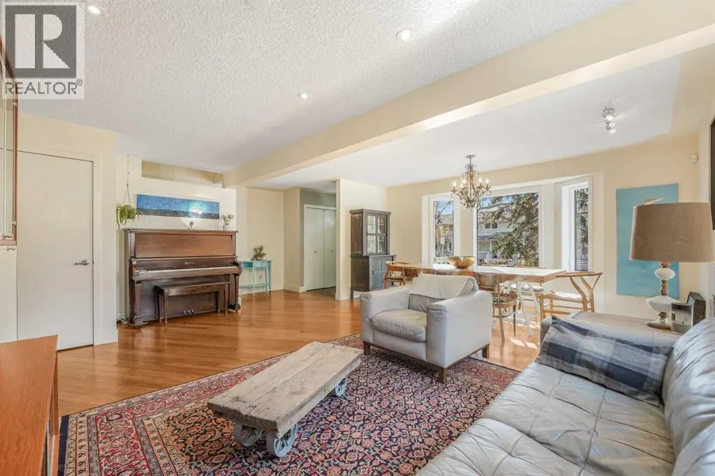 555 Killarney Glen Court SW