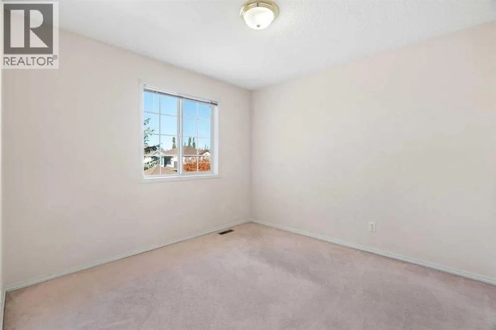 87 Citadel Meadow Grove NW