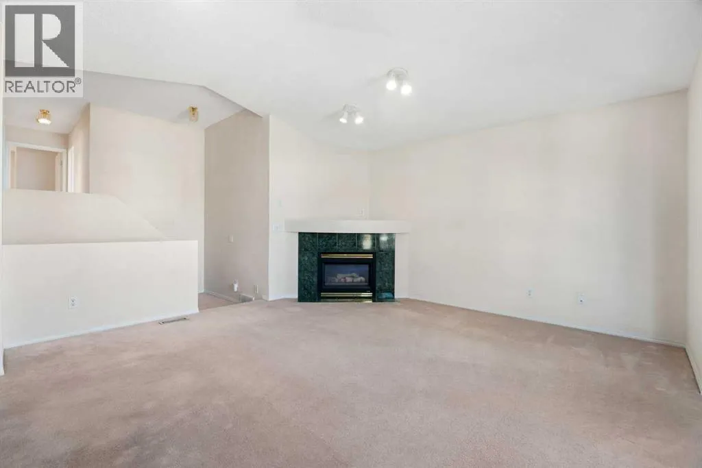 87 Citadel Meadow Grove NW