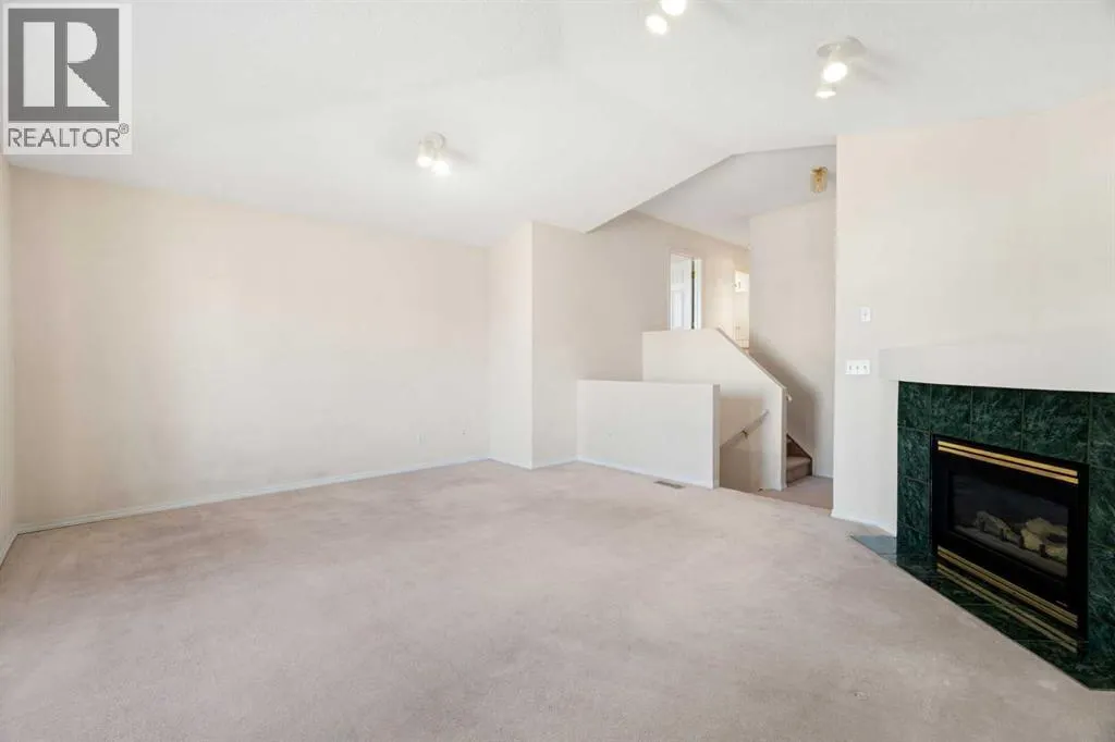 87 Citadel Meadow Grove NW