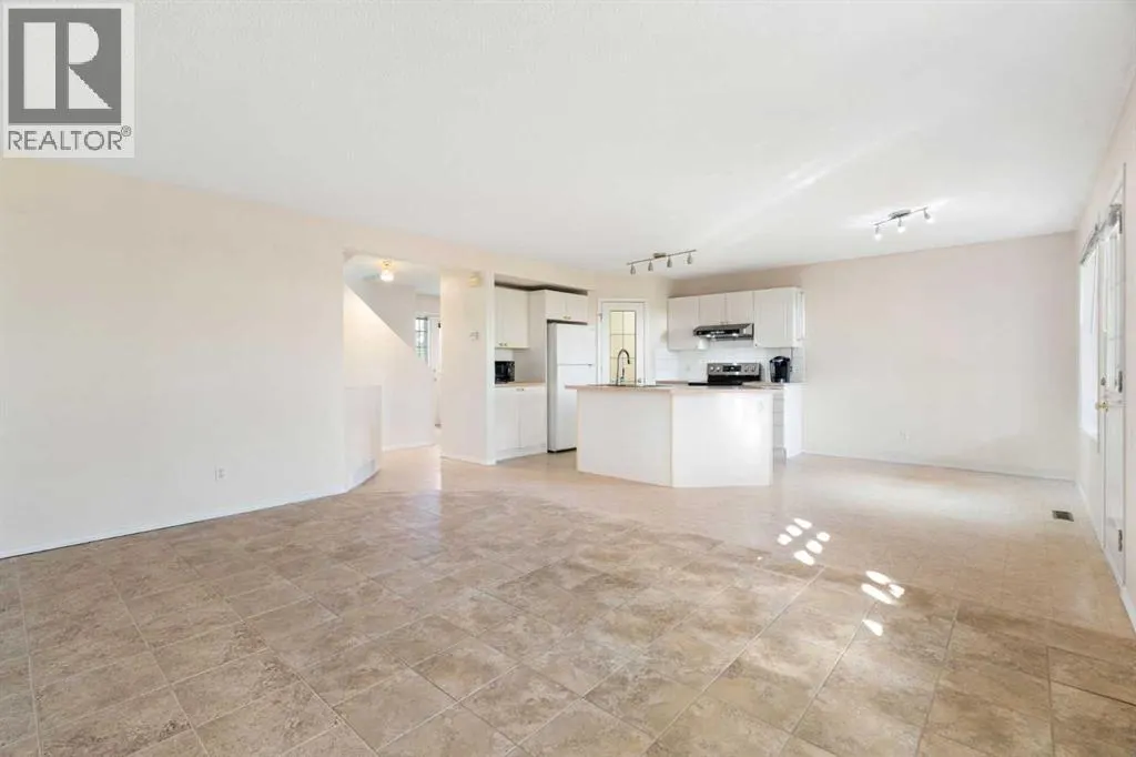 87 Citadel Meadow Grove NW