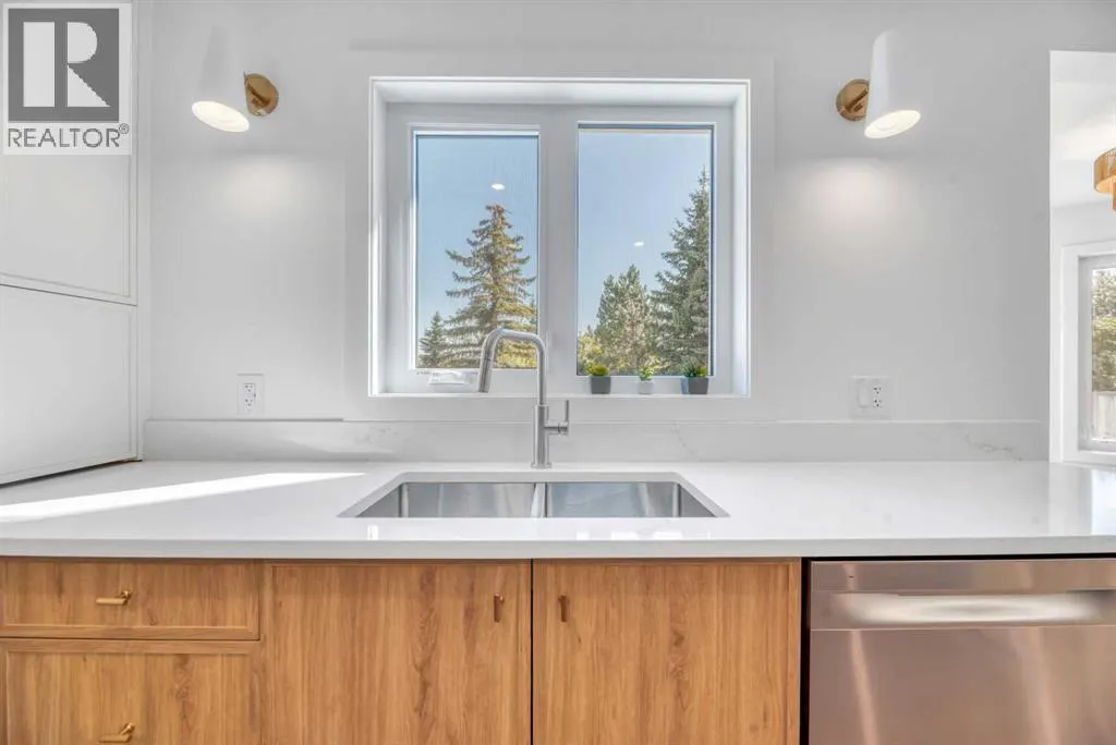 238 Hawktree Bay NW