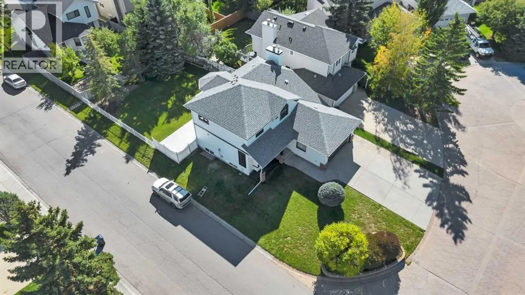 238 Hawktree Bay NW