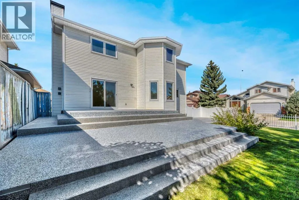 238 Hawktree Bay NW