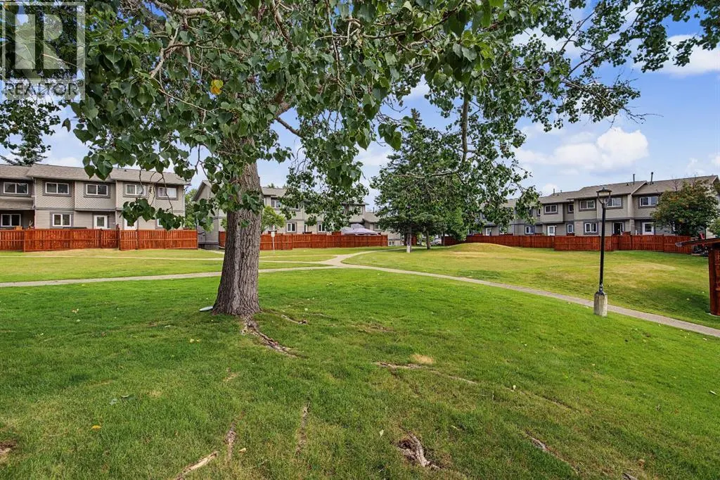 52, 12 Templewood Drive NE