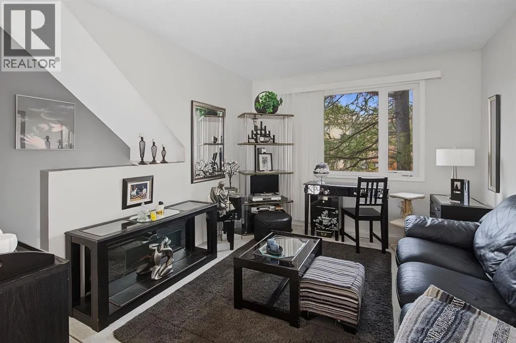 52, 12 Templewood Drive NE