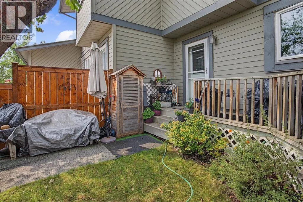 52, 12 Templewood Drive NE