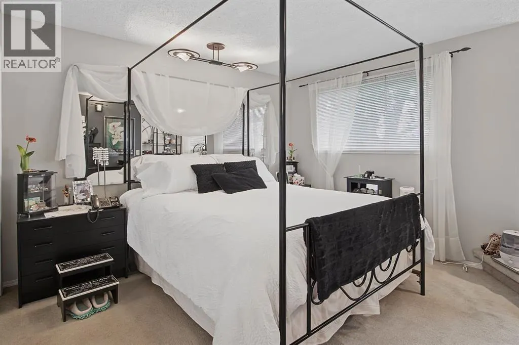52, 12 Templewood Drive NE