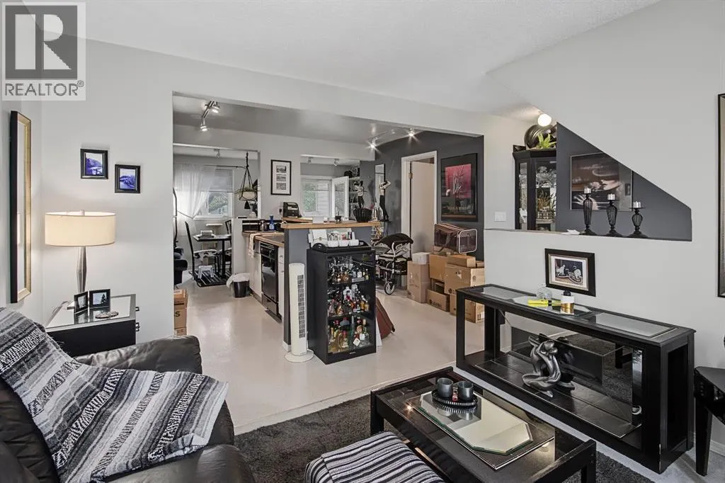 52, 12 Templewood Drive NE