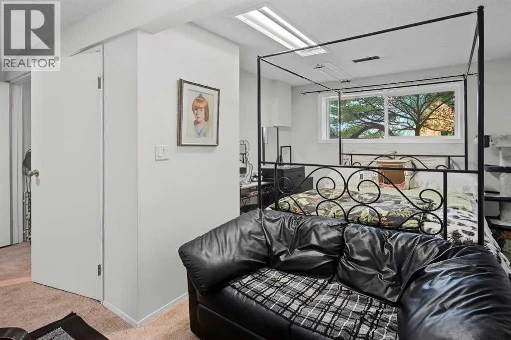 52, 12 Templewood Drive NE