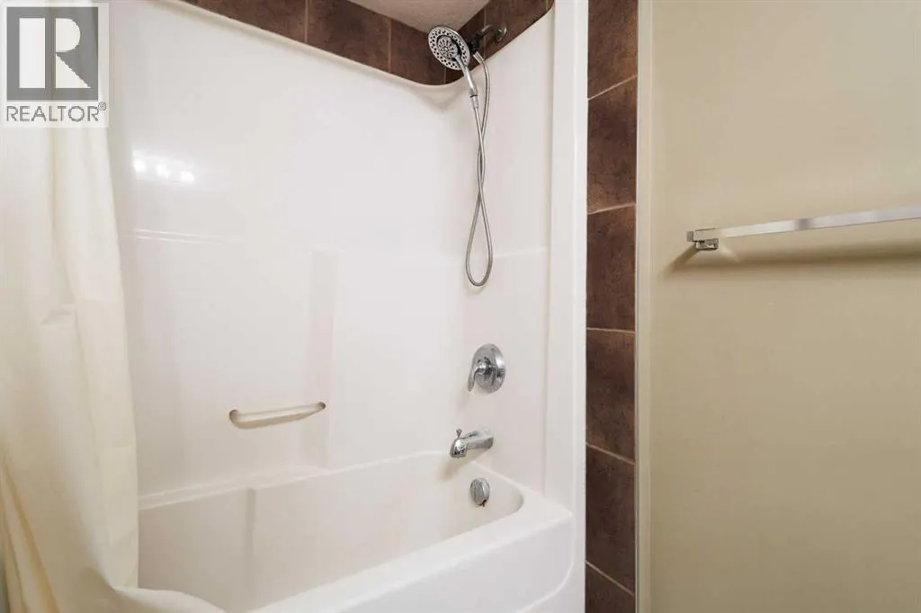 4301, 31 Country Village Manor NE