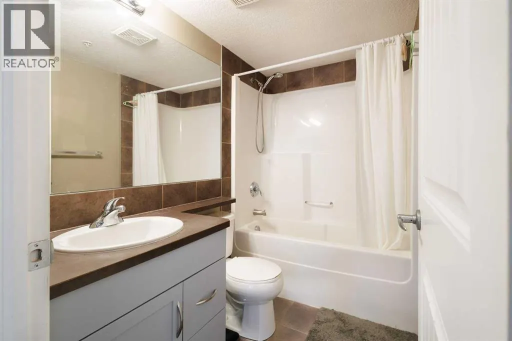 4301, 31 Country Village Manor NE
