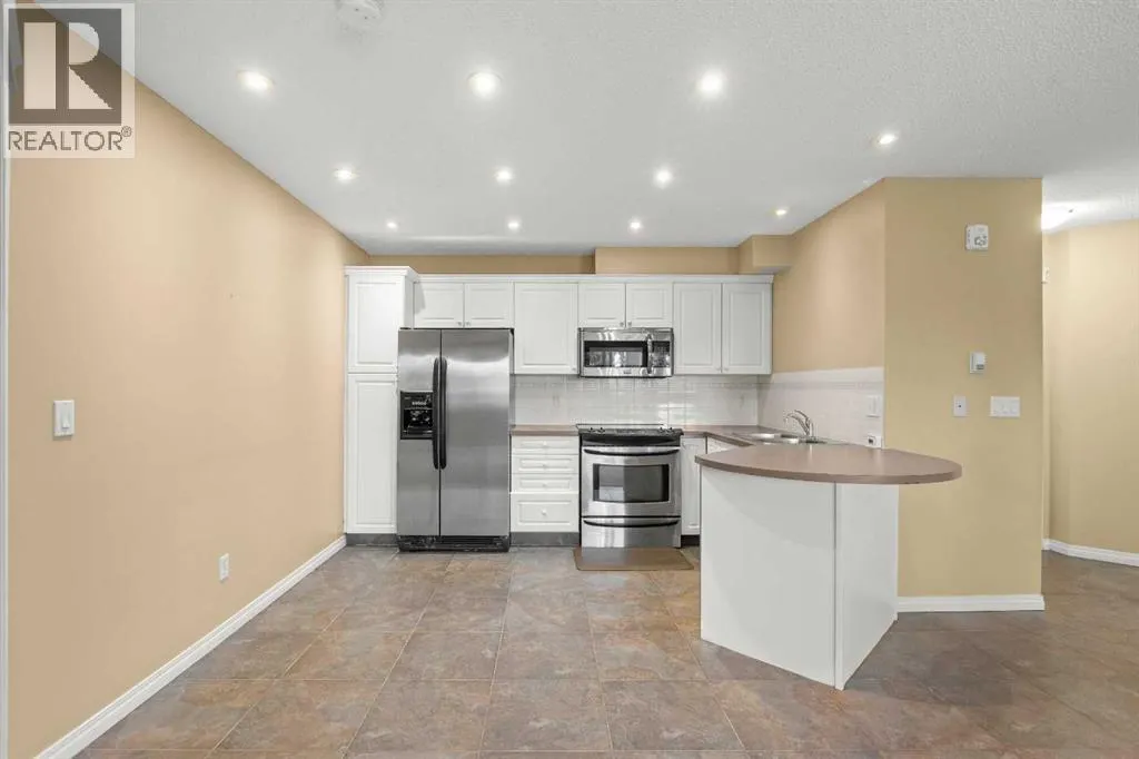 201, 20 Country Hills View NW