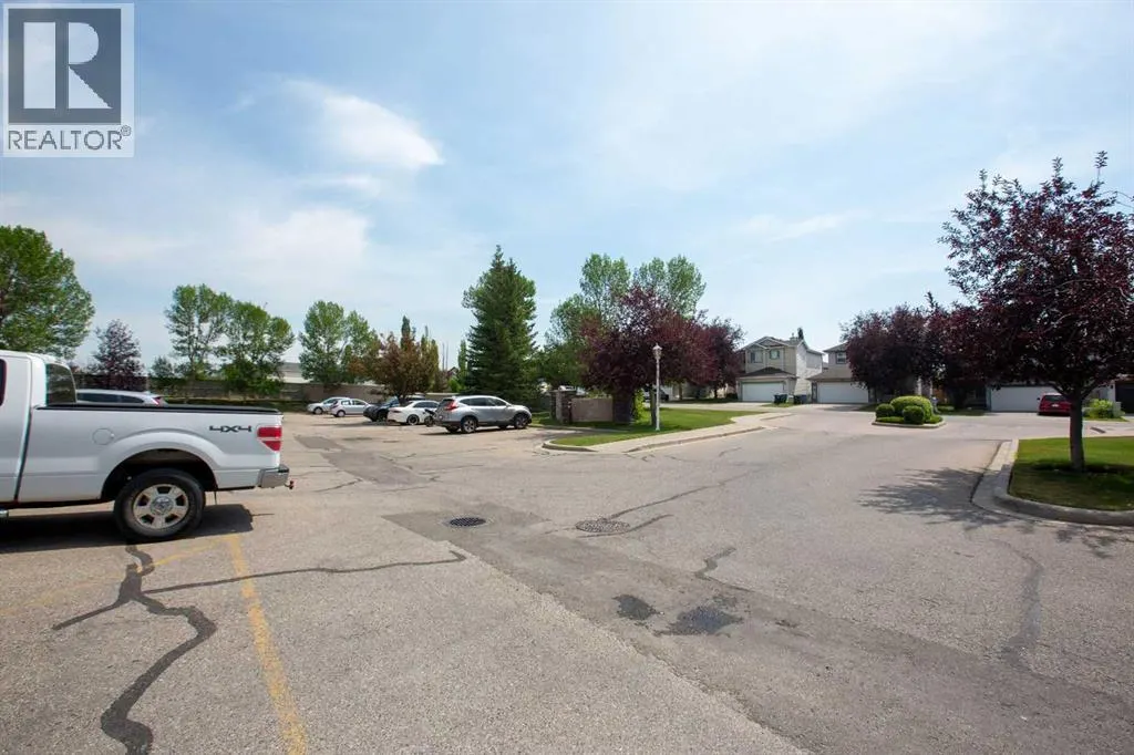 201, 20 Country Hills View NW