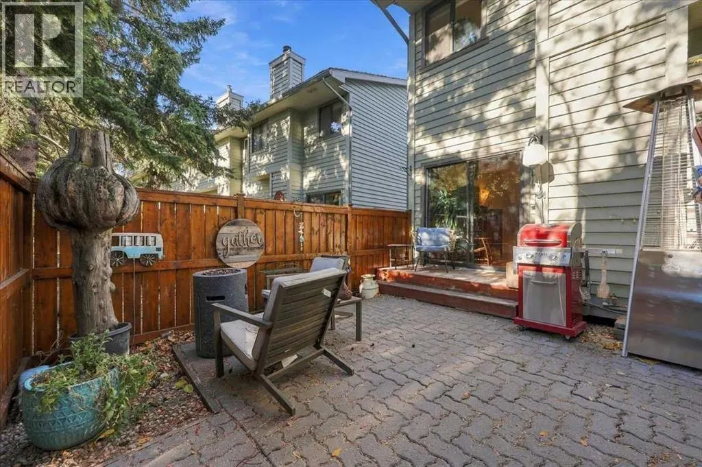 512 Point Mckay Grove NW