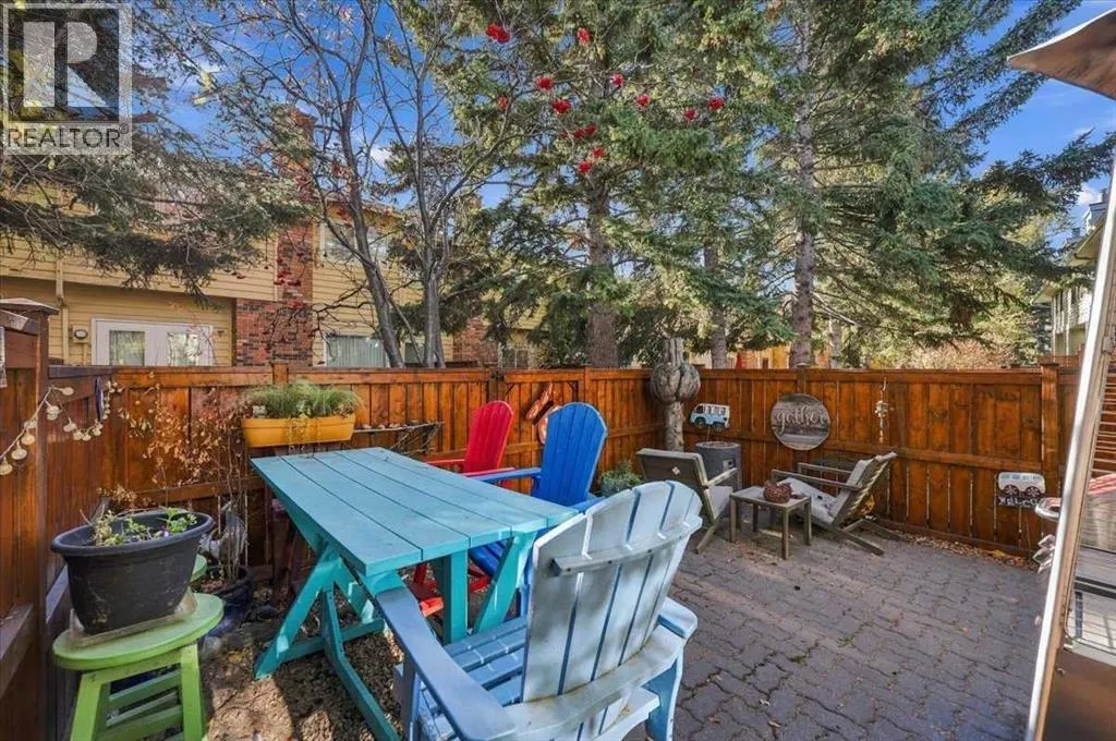 512 Point Mckay Grove NW