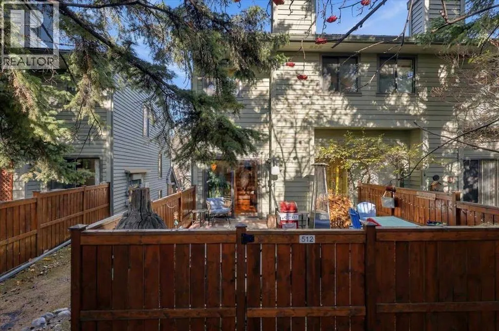 512 Point Mckay Grove NW