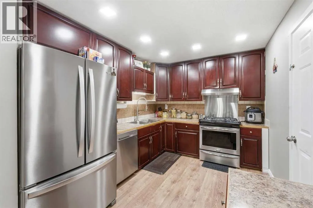 227 Abalone Place NE