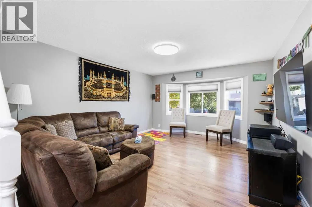 227 Abalone Place NE
