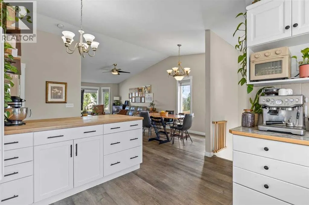 6 Strathford Place