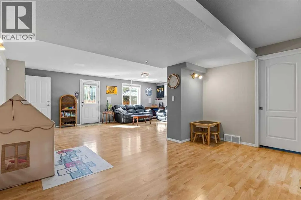 6 Strathford Place