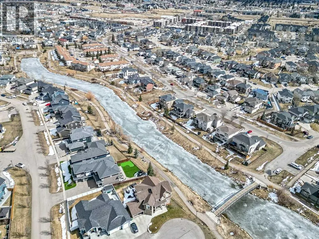 27, 156 Canoe Drive SW