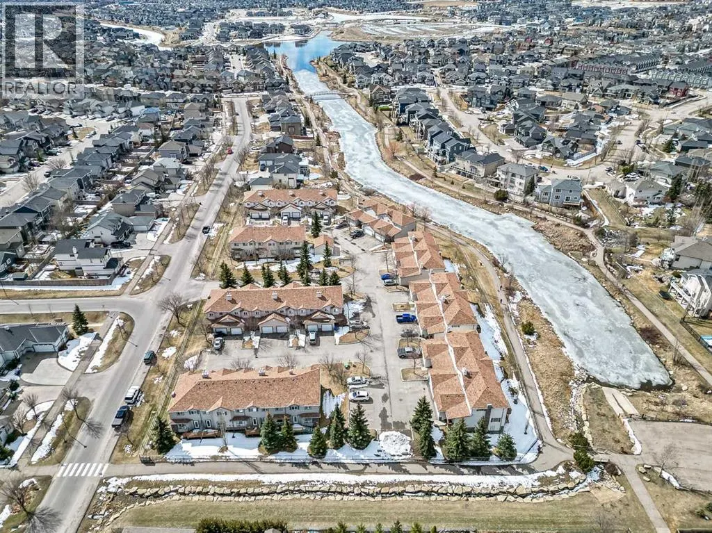 27, 156 Canoe Drive SW