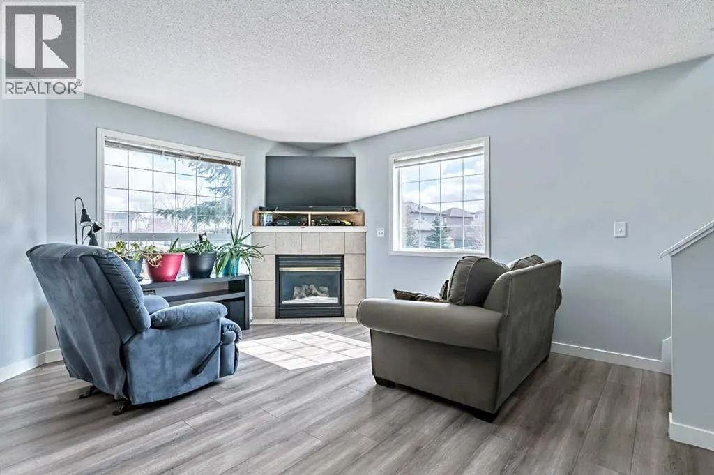 27, 156 Canoe Drive SW