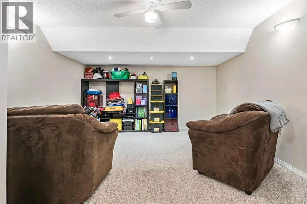 27, 156 Canoe Drive SW