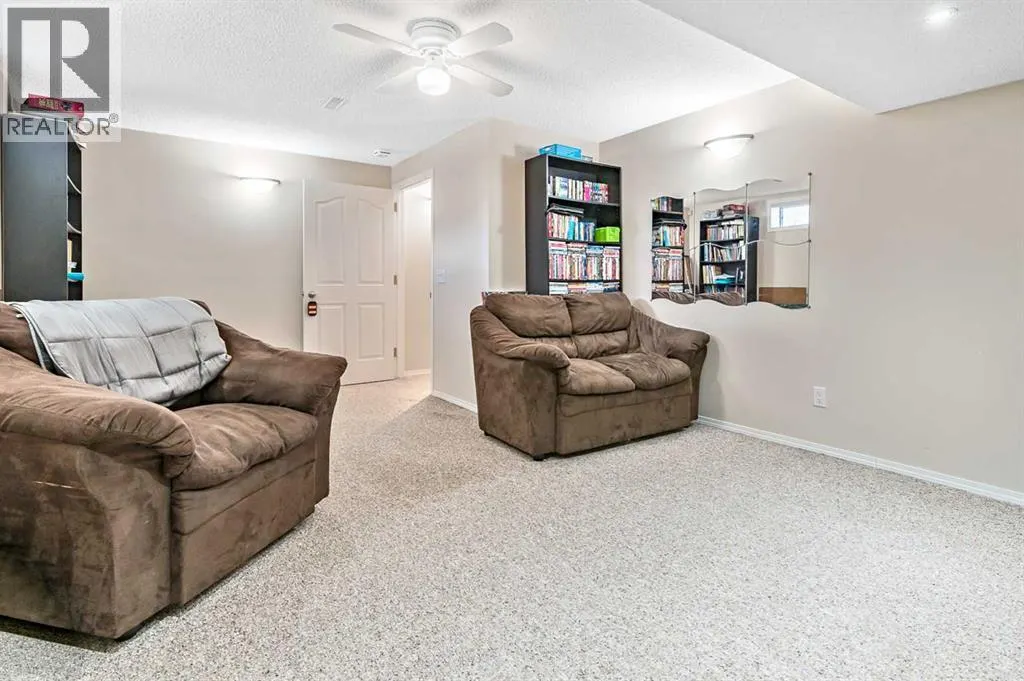 27, 156 Canoe Drive SW