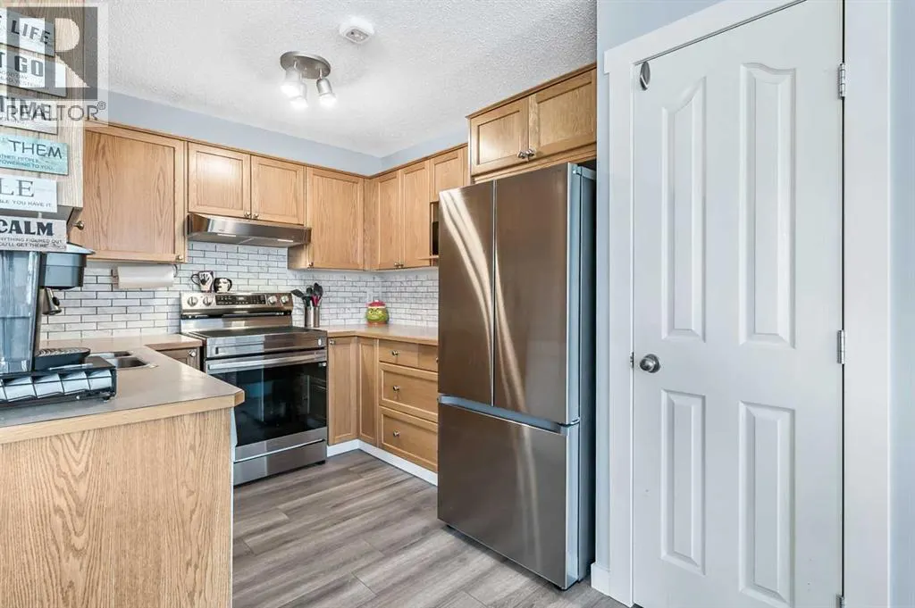 27, 156 Canoe Drive SW