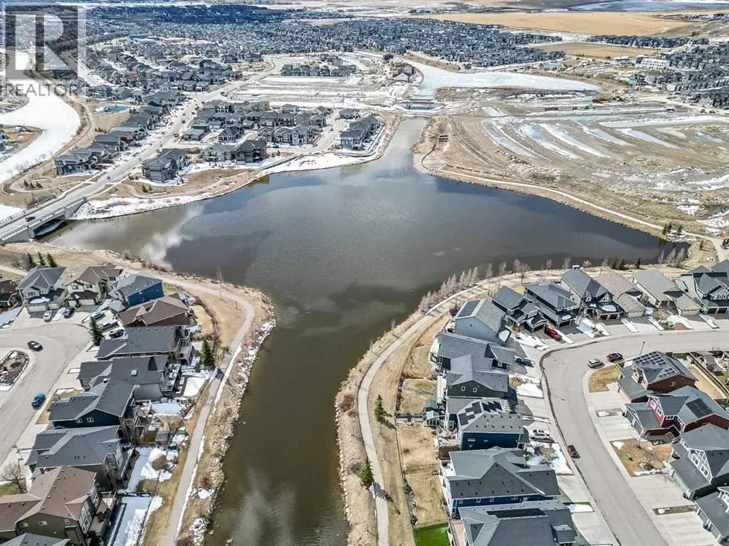 27, 156 Canoe Drive SW