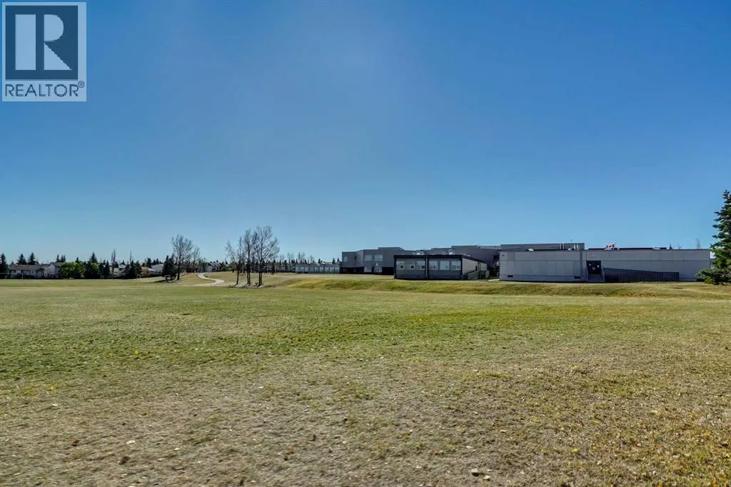 17 Shawglen Court SW