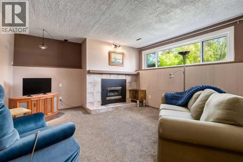 216 Cannington Place SW