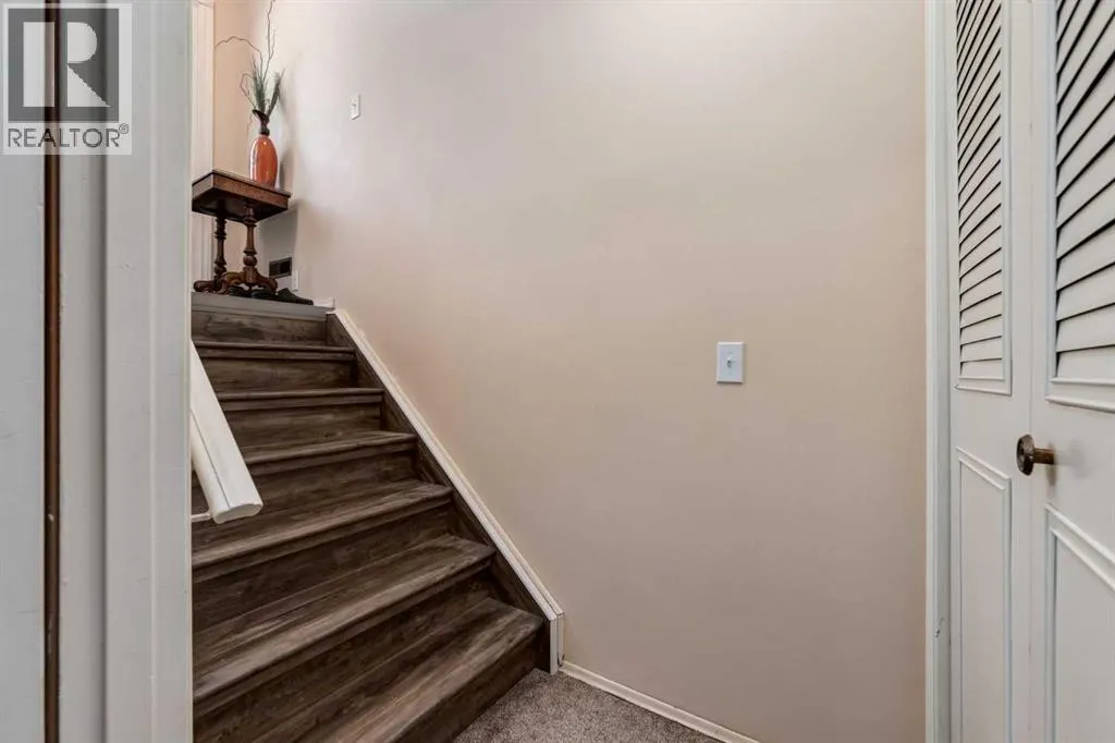 216 Cannington Place SW