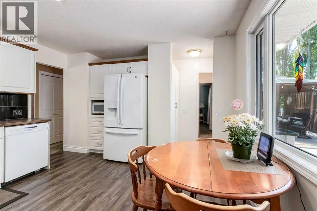 216 Cannington Place SW