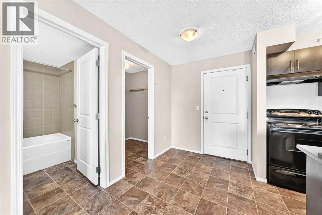 404, 195 Kincora Glen Road NW