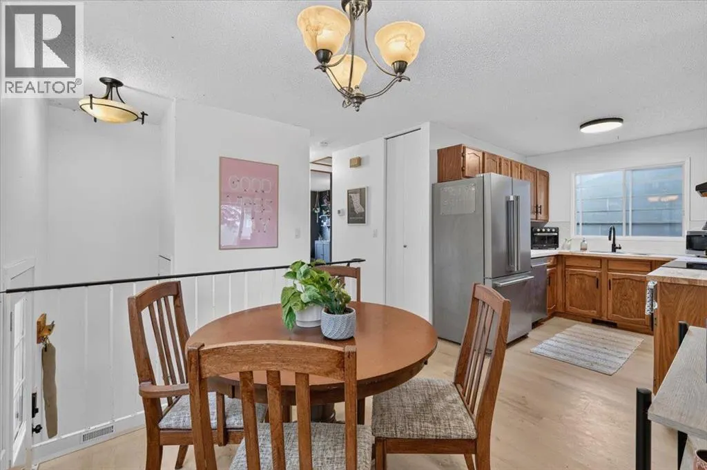 219 Sunvale Crescent SE
