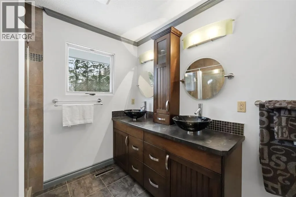 6 College Park Close
