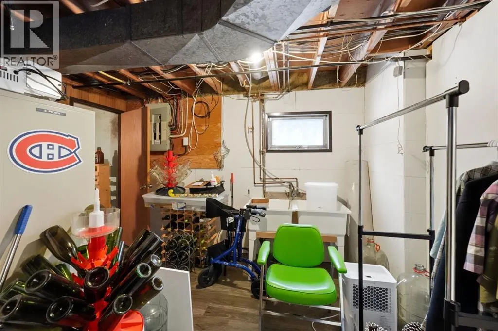 6 College Park Close