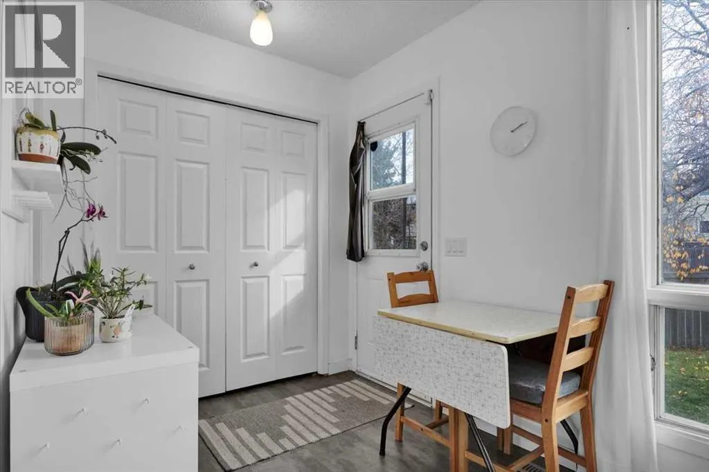 35 Berkley Court NW