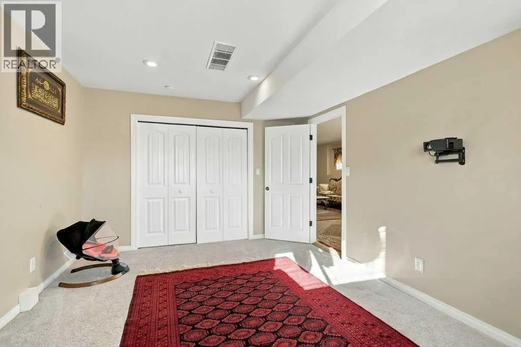 15 Inkster Close