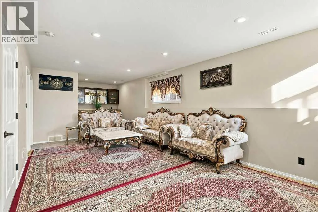 15 Inkster Close