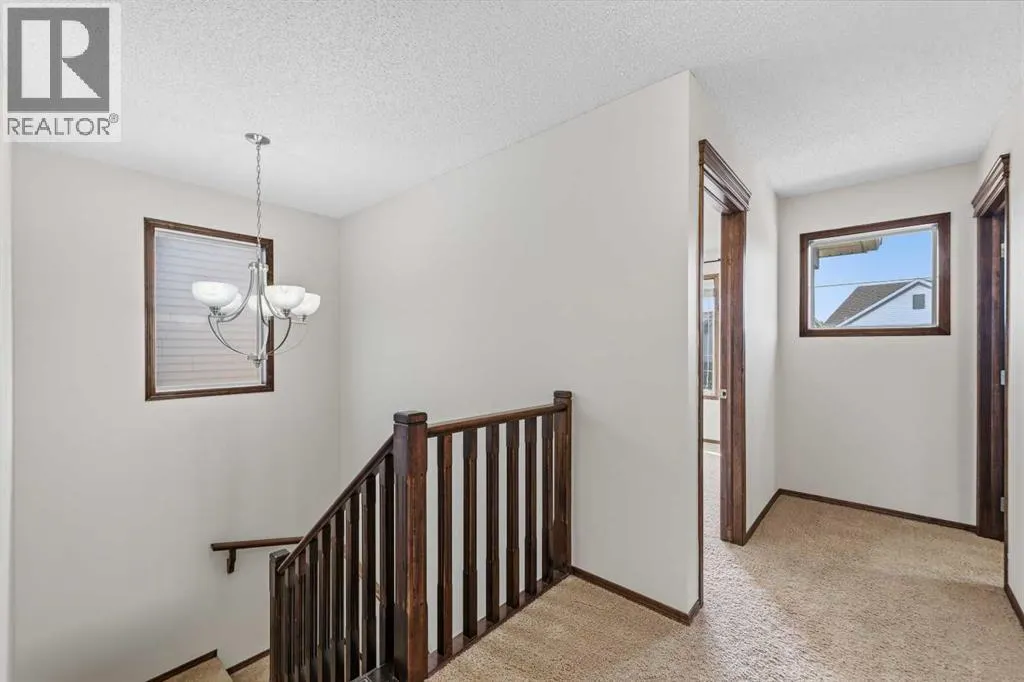 195 Elgin Rise SE