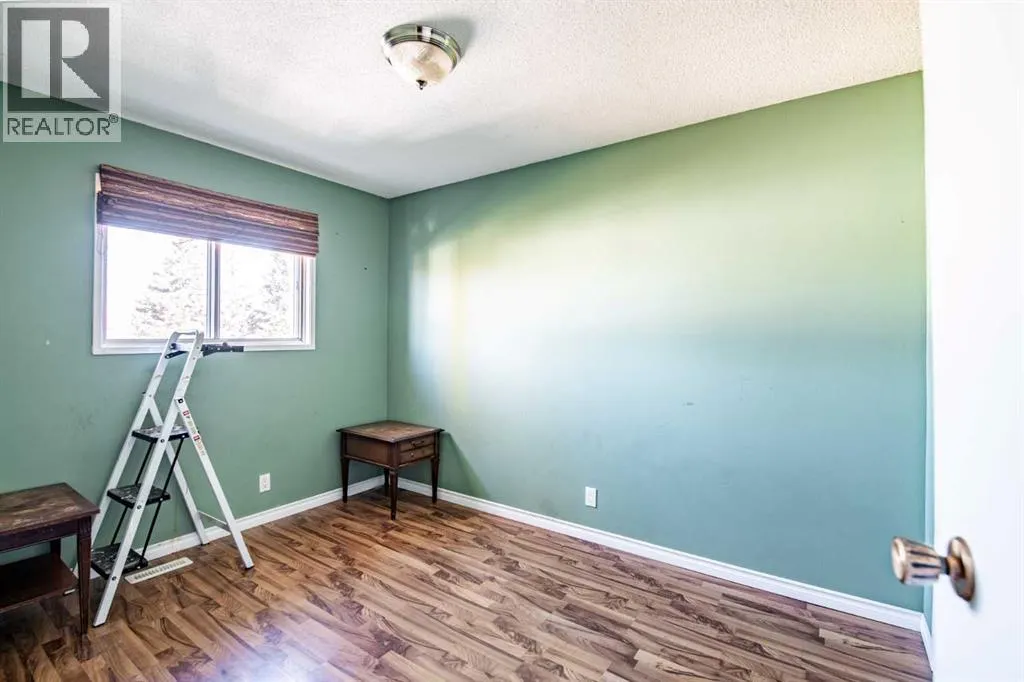 6 Ellenwood Drive