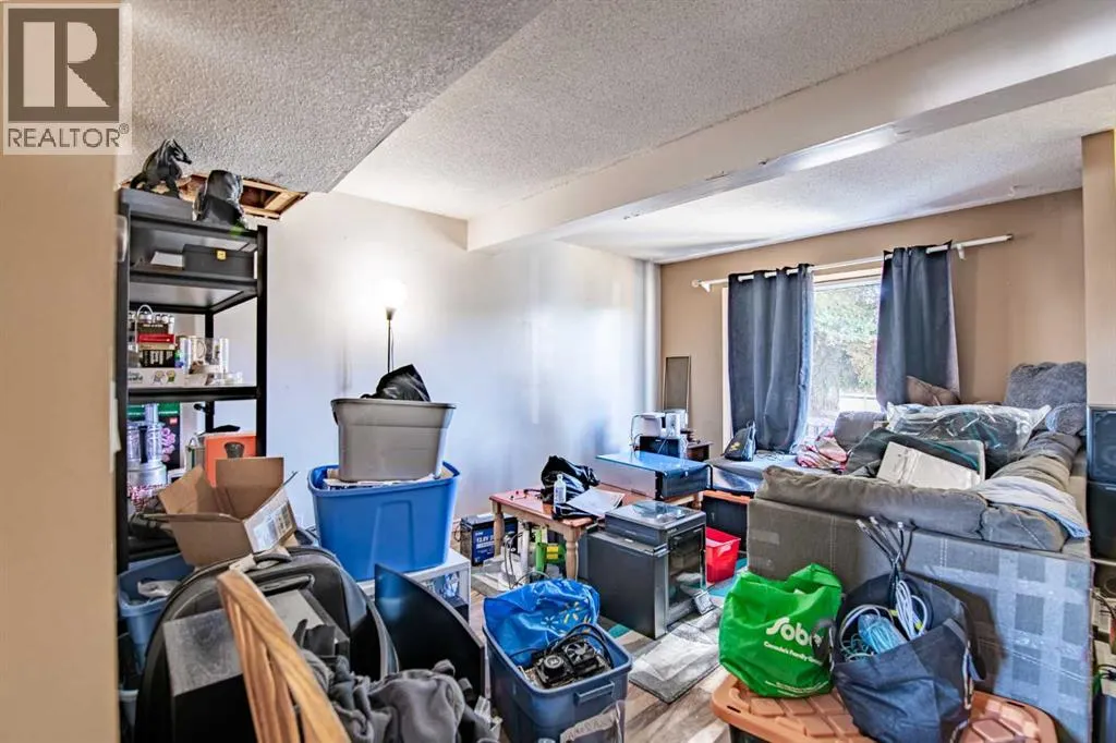 6 Ellenwood Drive
