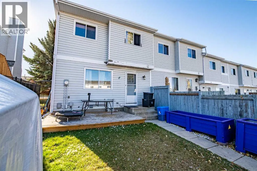 6 Ellenwood Drive