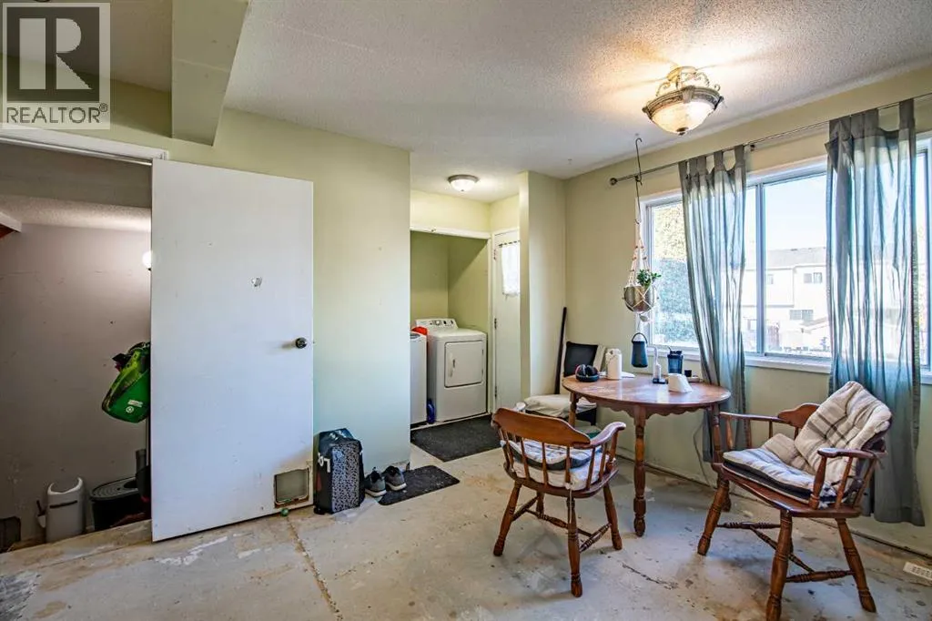6 Ellenwood Drive