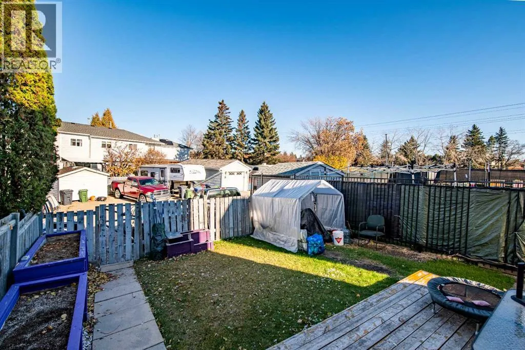 6 Ellenwood Drive