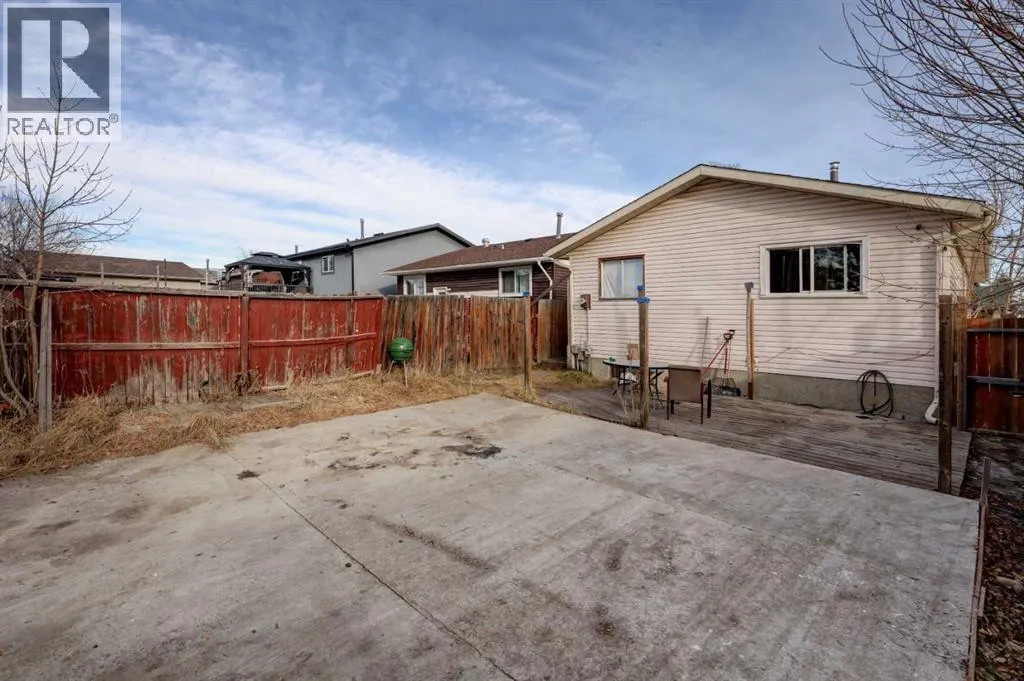 164 Faldale Close NE
